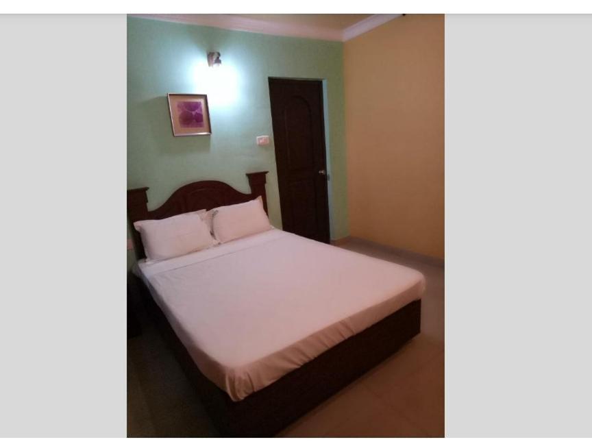 Hotel Priya Chengannur Dış mekan fotoğraf